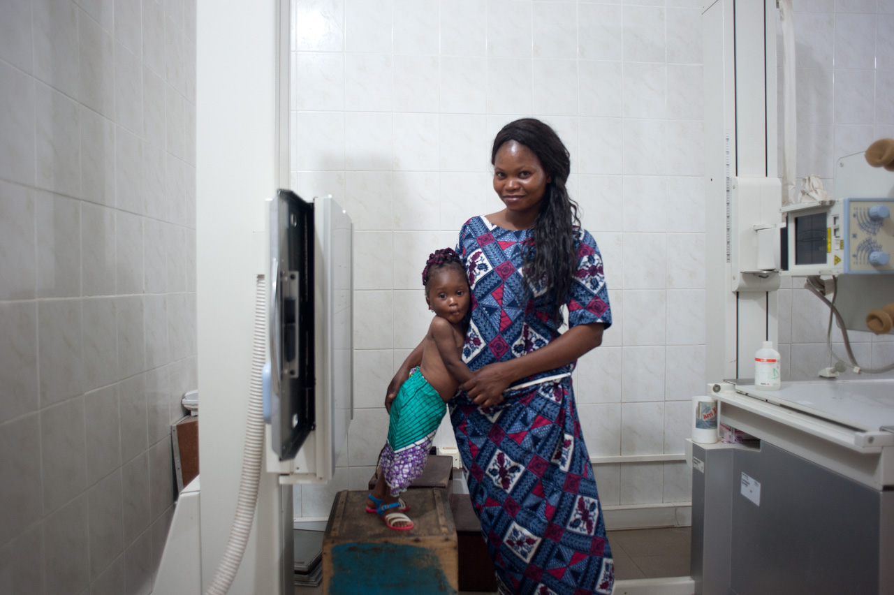 Mother and child in XR room