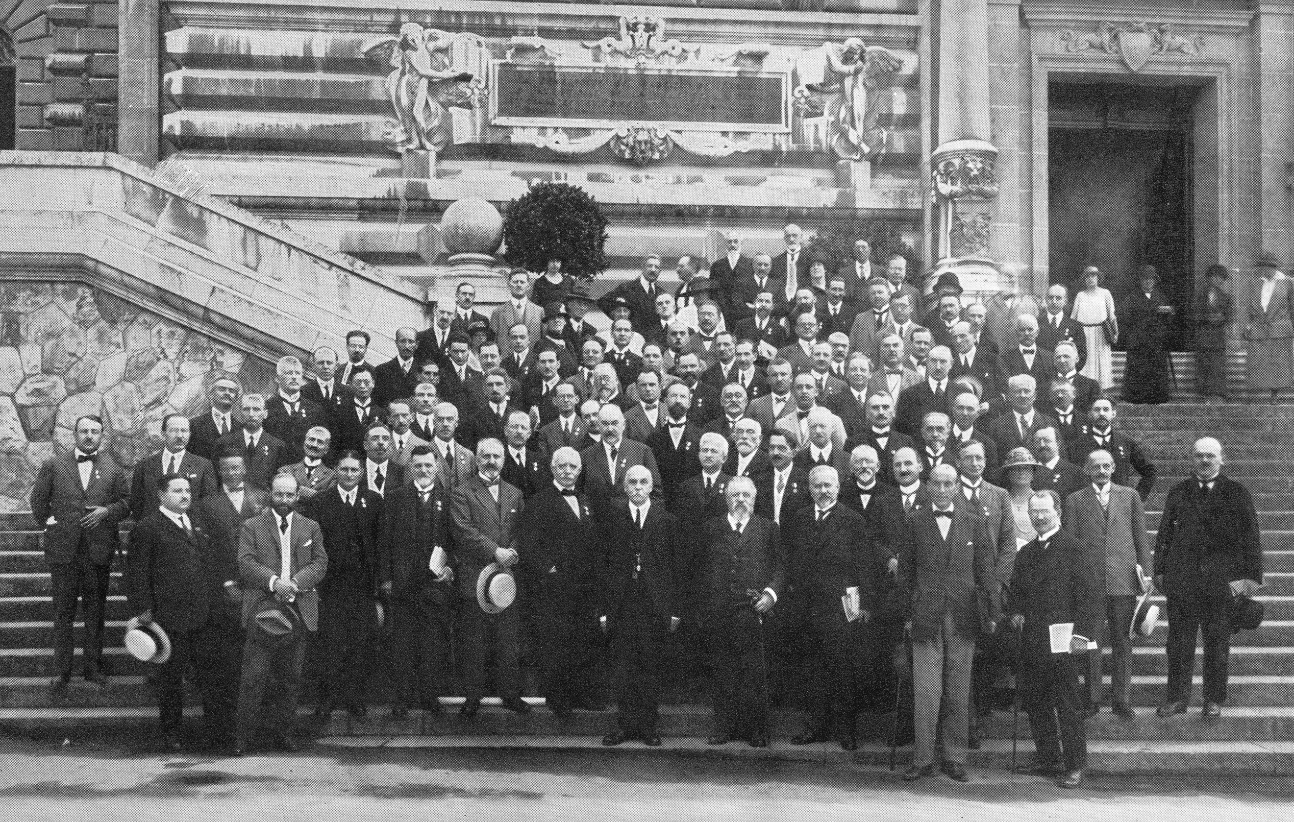 global health representatives meet in 1920
